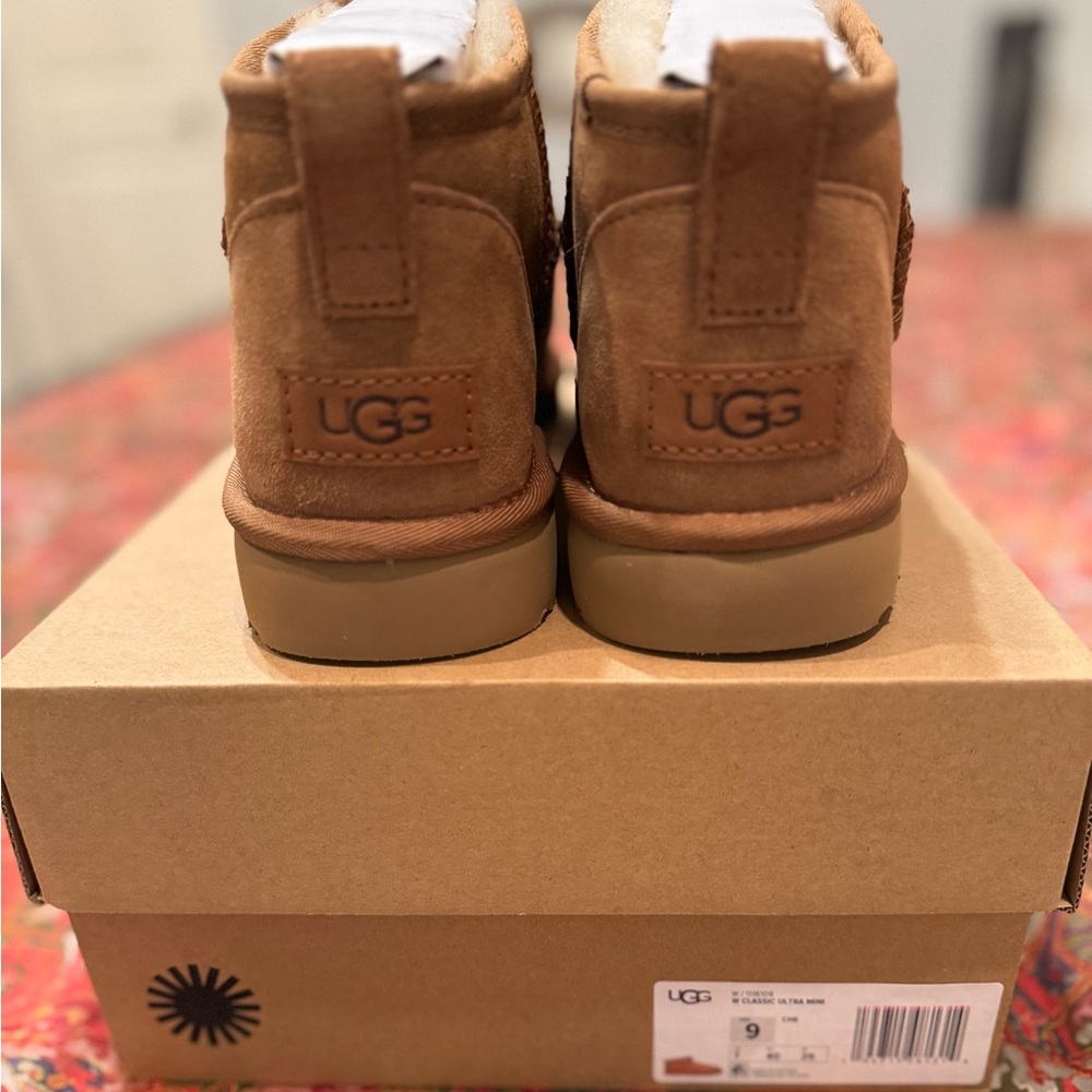UGG Women’s Classic Ultra Mini Size 9